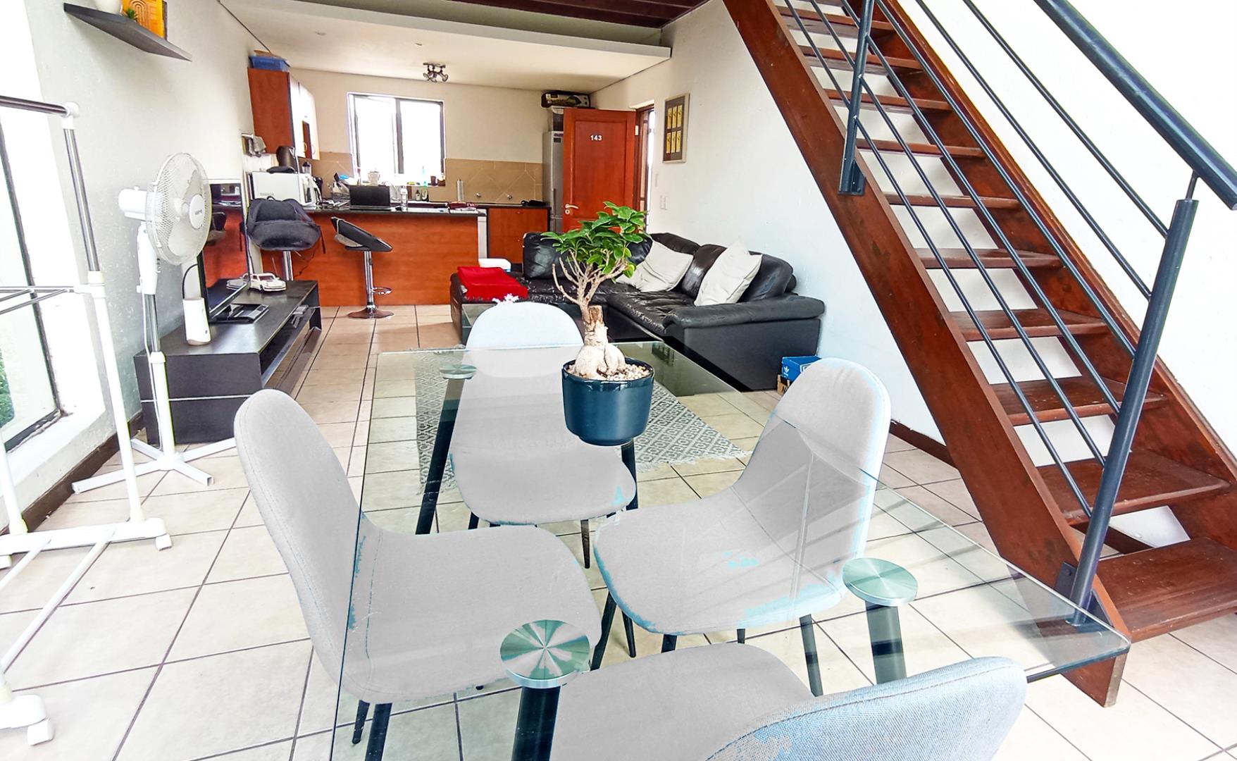 730617_lounge2.jpg