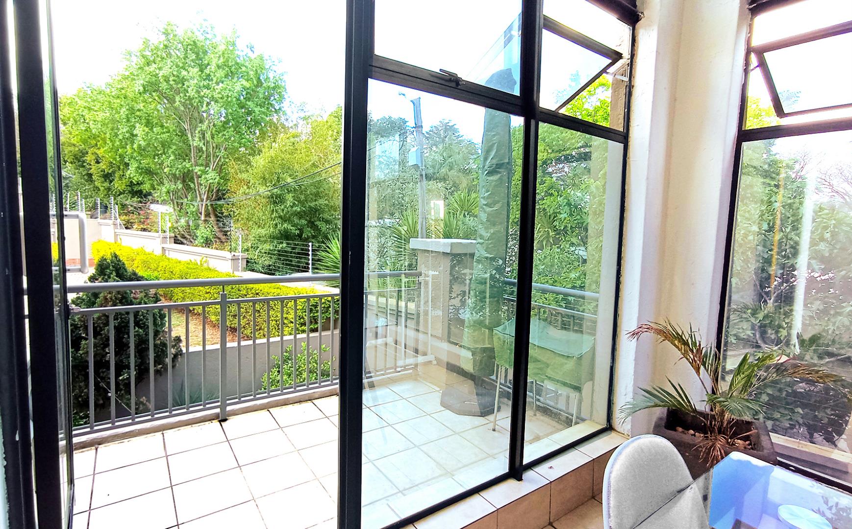 730617_patio1.jpg