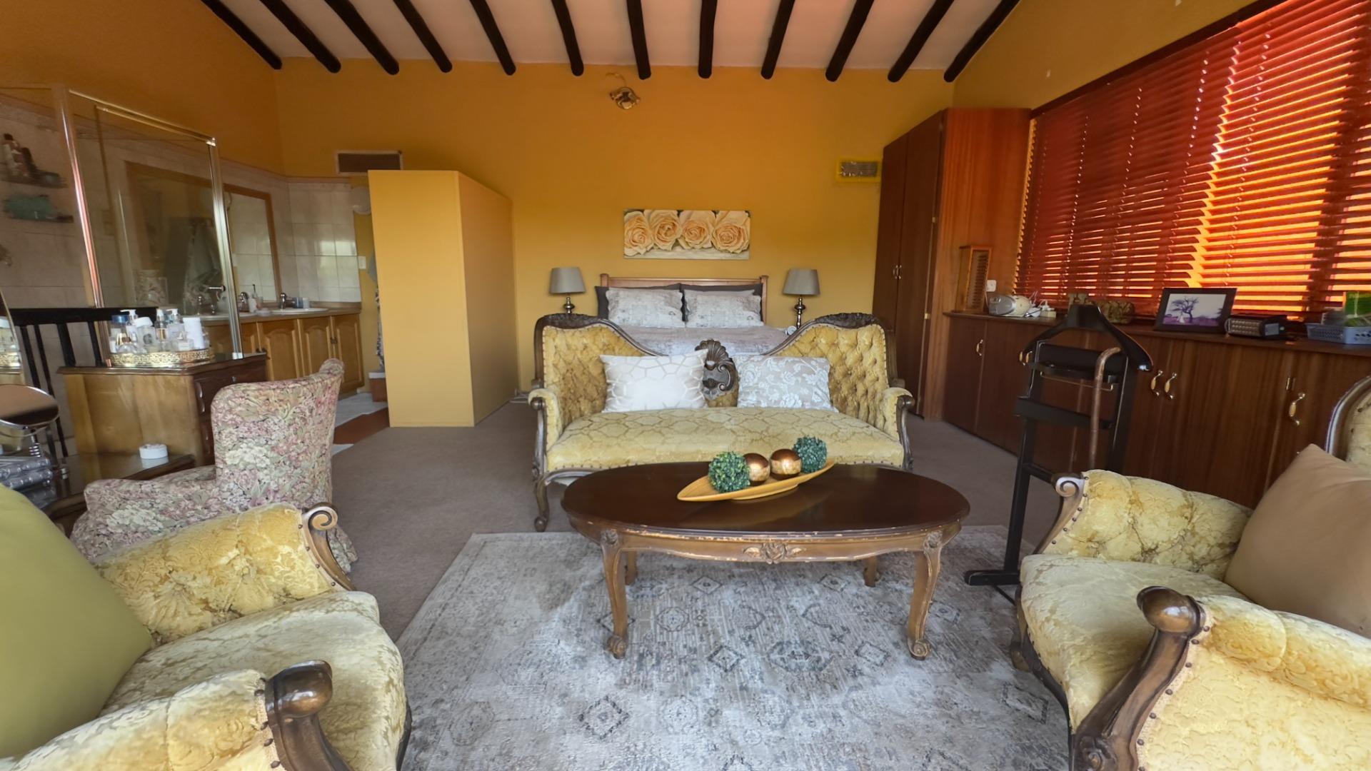 731535_Main_bedroom_1.jpg