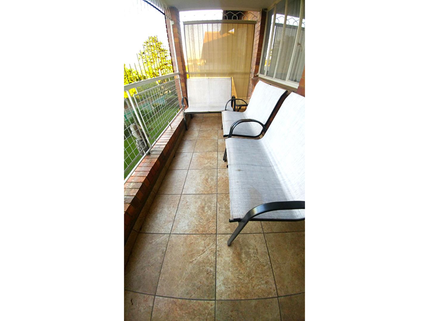 751045_balcony.jpg