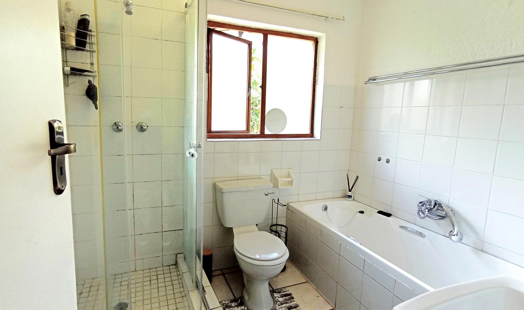 751543_bath1.jpg