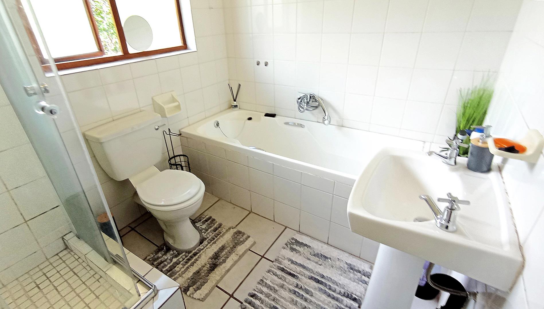 751543_bath2.jpg