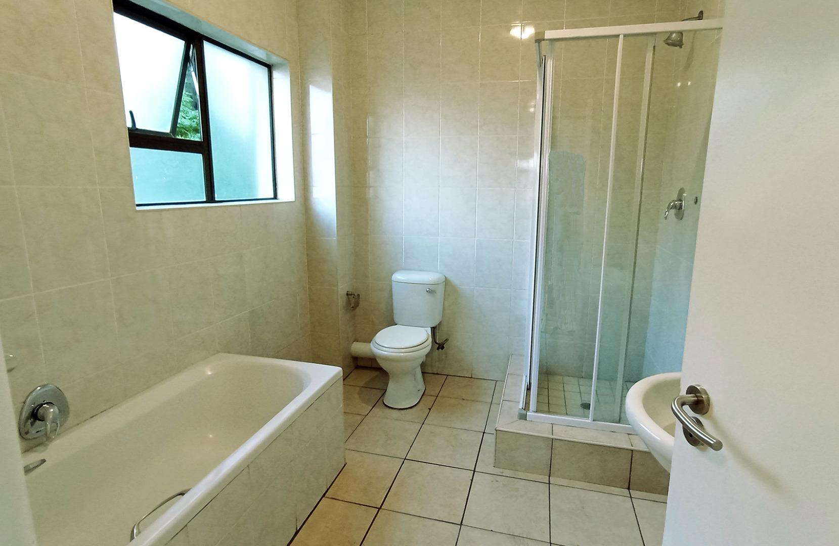 751583_bath2.jpg