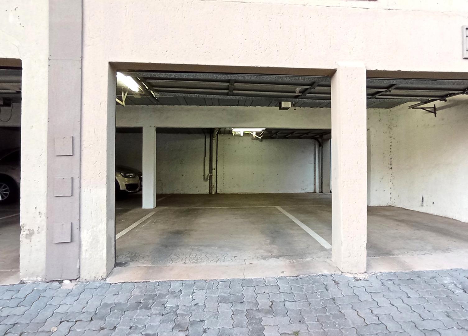 751583_garage.jpg