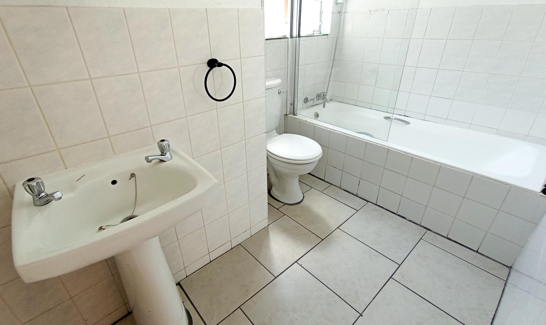 753670_bath1.jpg