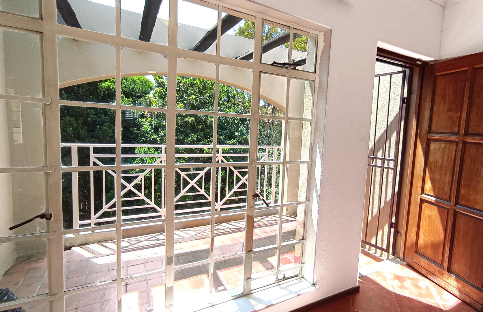 753670_lounge_balcony.jpg