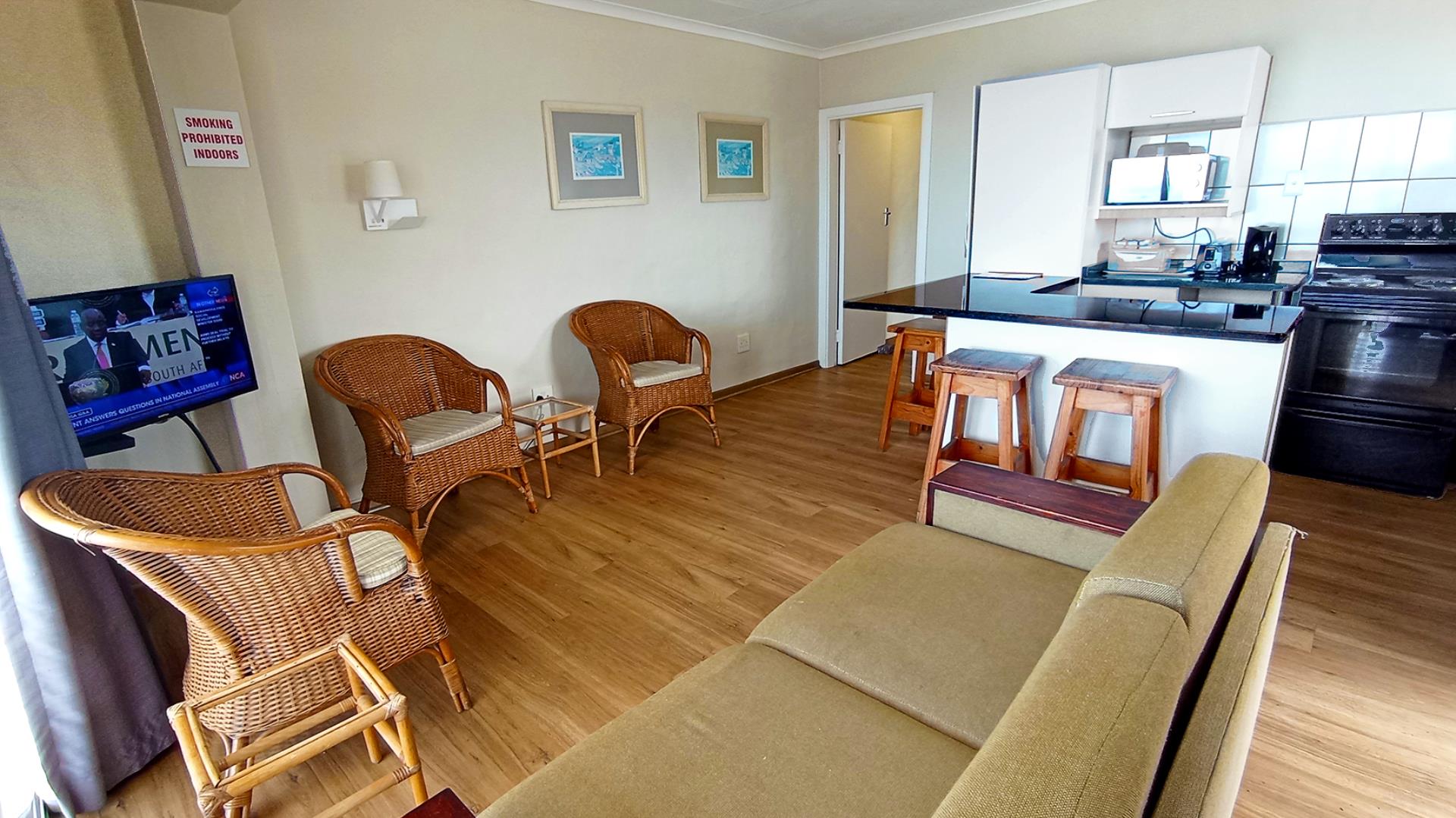 764099_lounge_upper.jpg