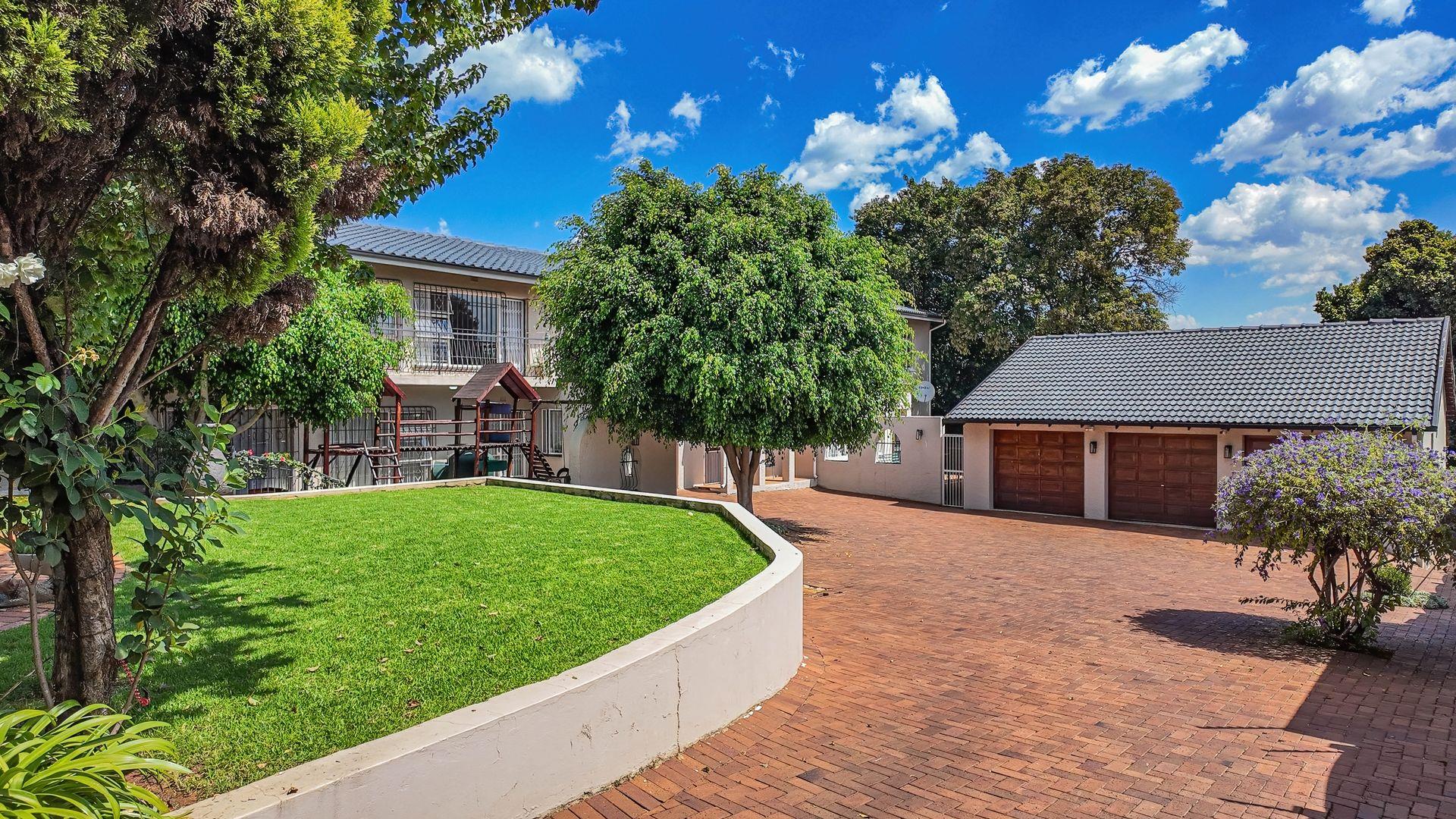 6 Bedroom House for Sale - Gauteng