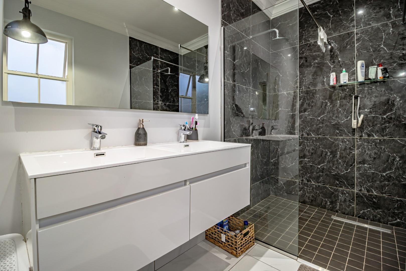 766060_IMG_0091-HDR.jpg