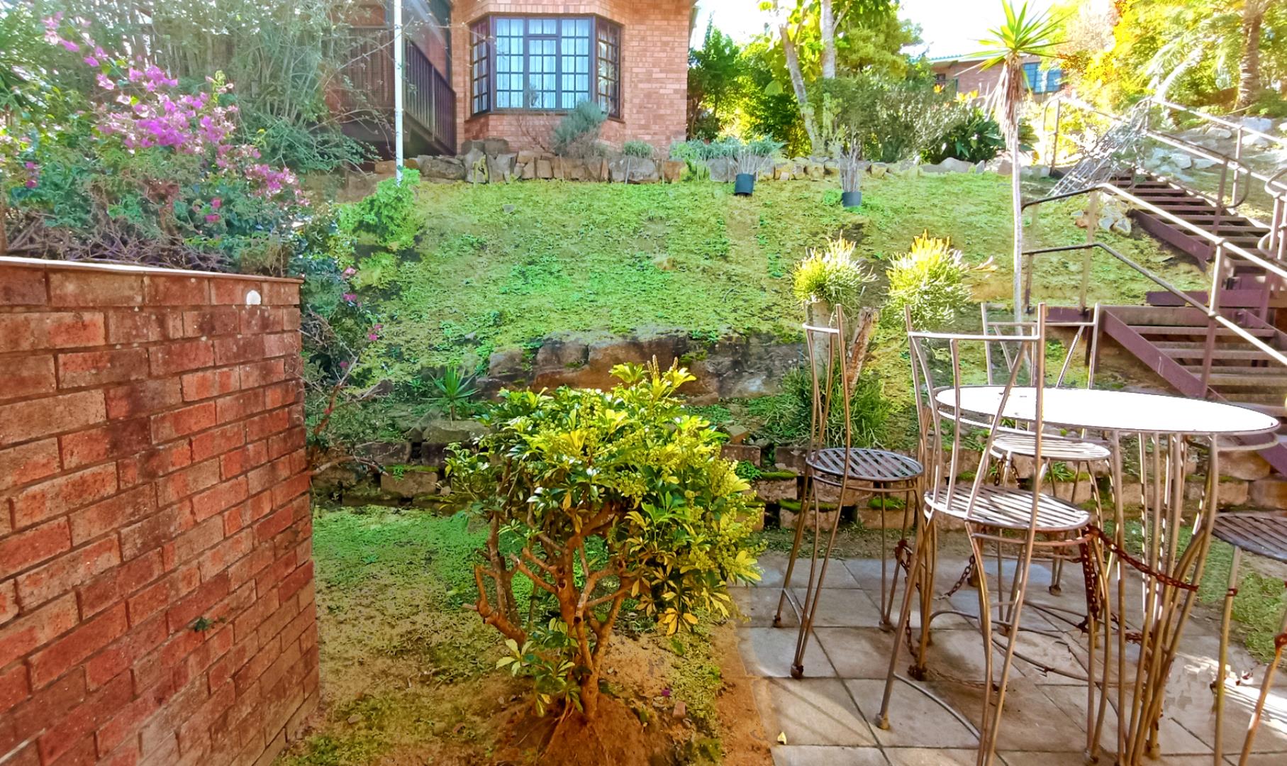 766271_garden_back2.jpg