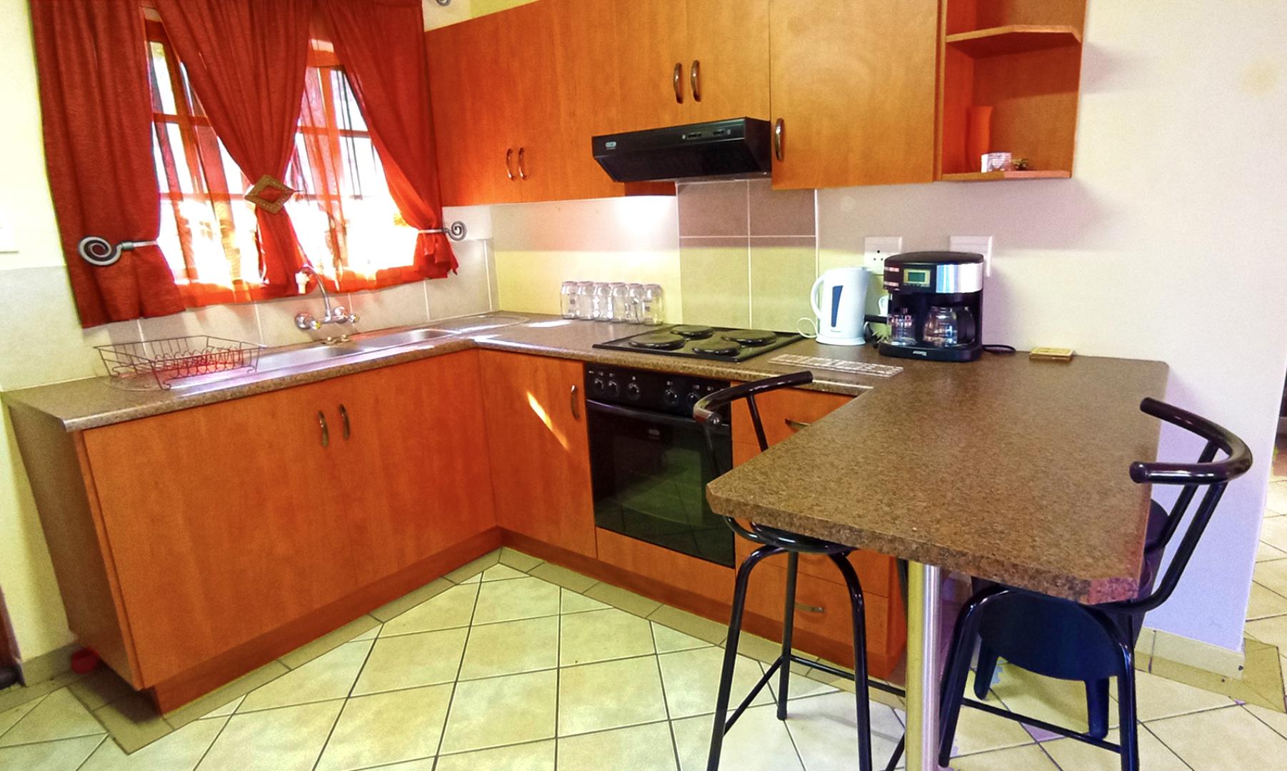 766271_kitchen3.jpg