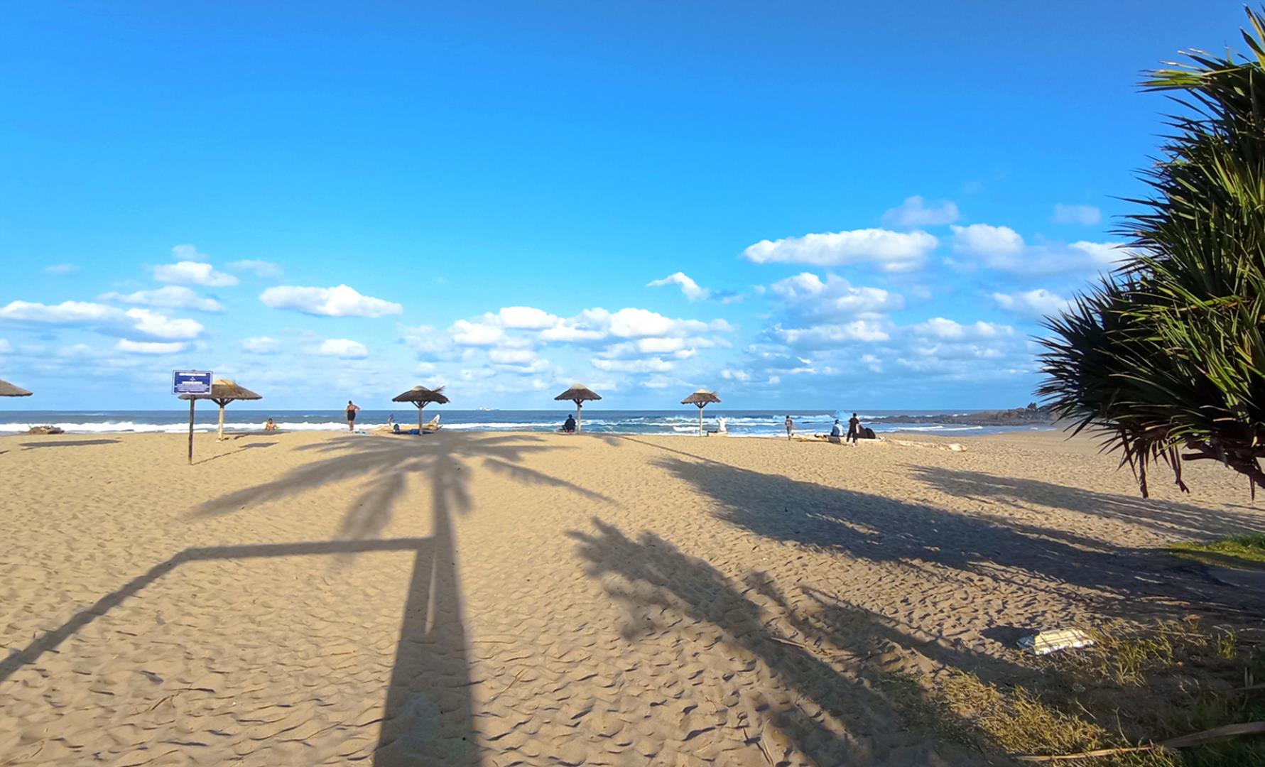 766394_beach1.jpg