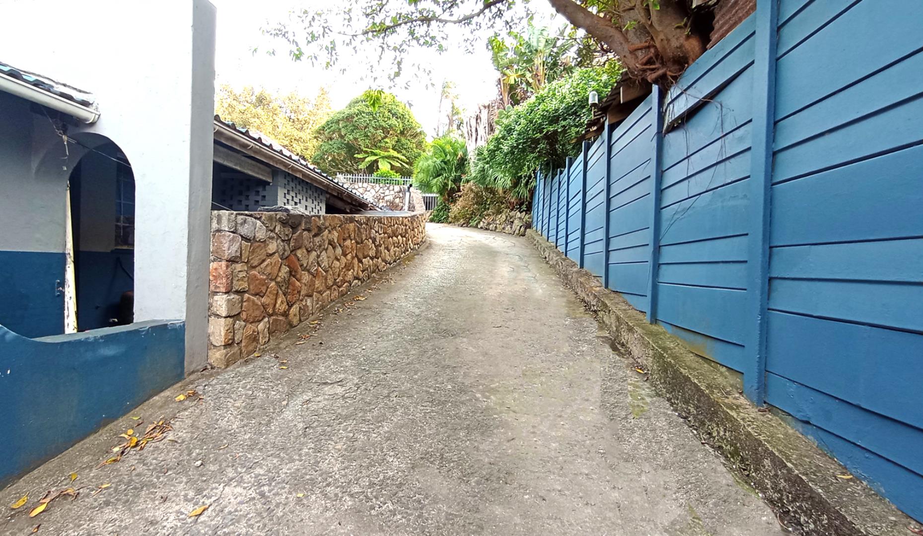 766394_entrance1.jpg