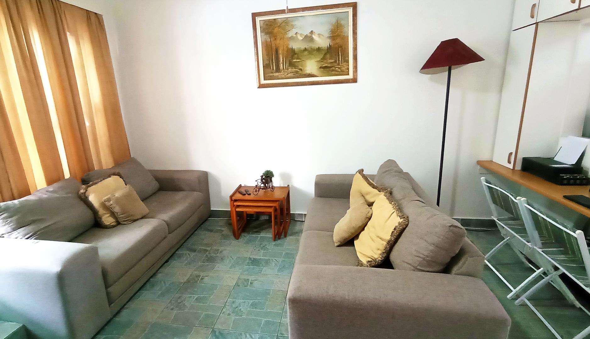 766394_lounge1.jpg