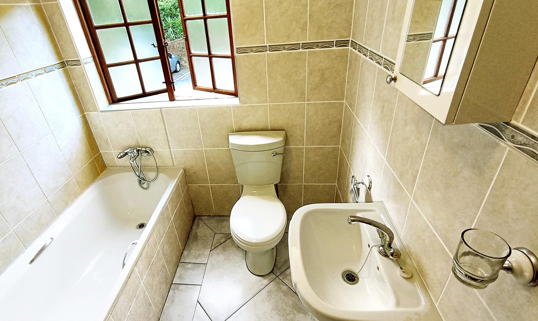 768779_bath1.jpg
