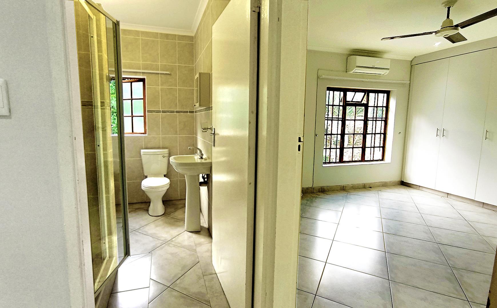 768779_bath3.jpg