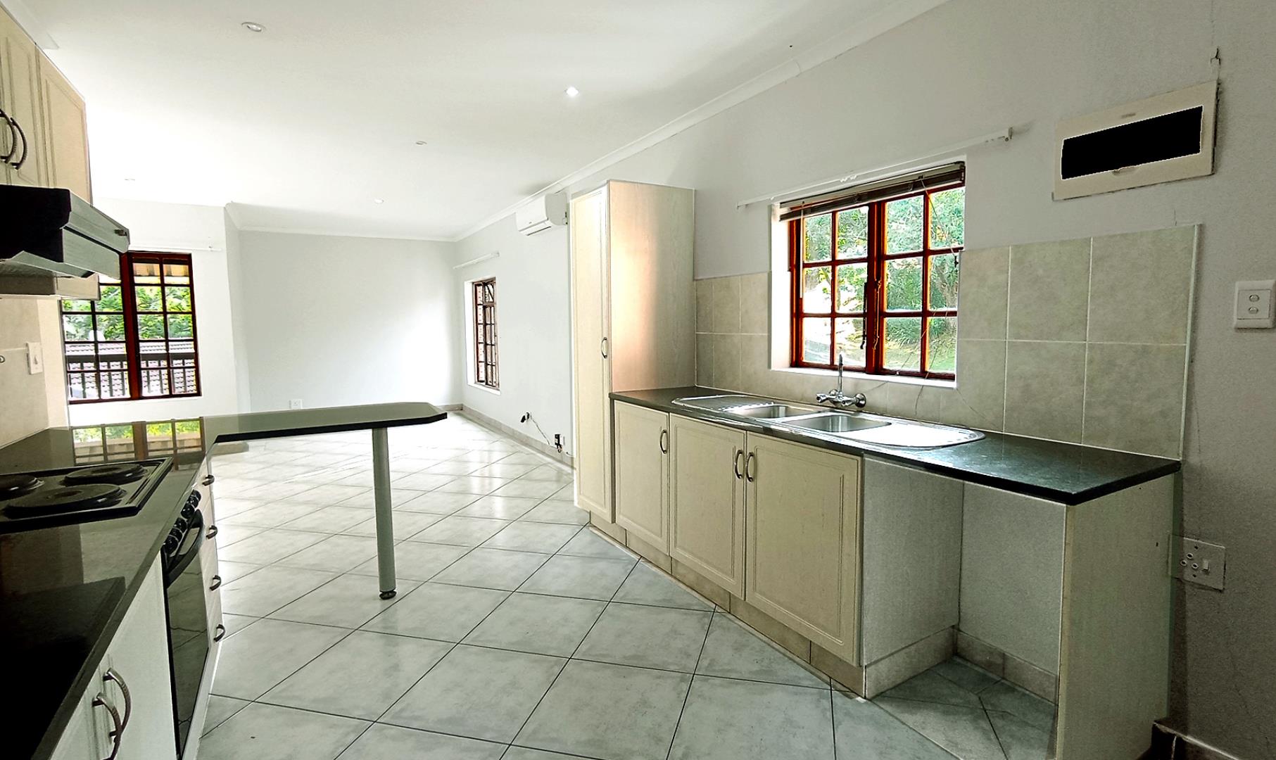 768779_kitchen3.jpg