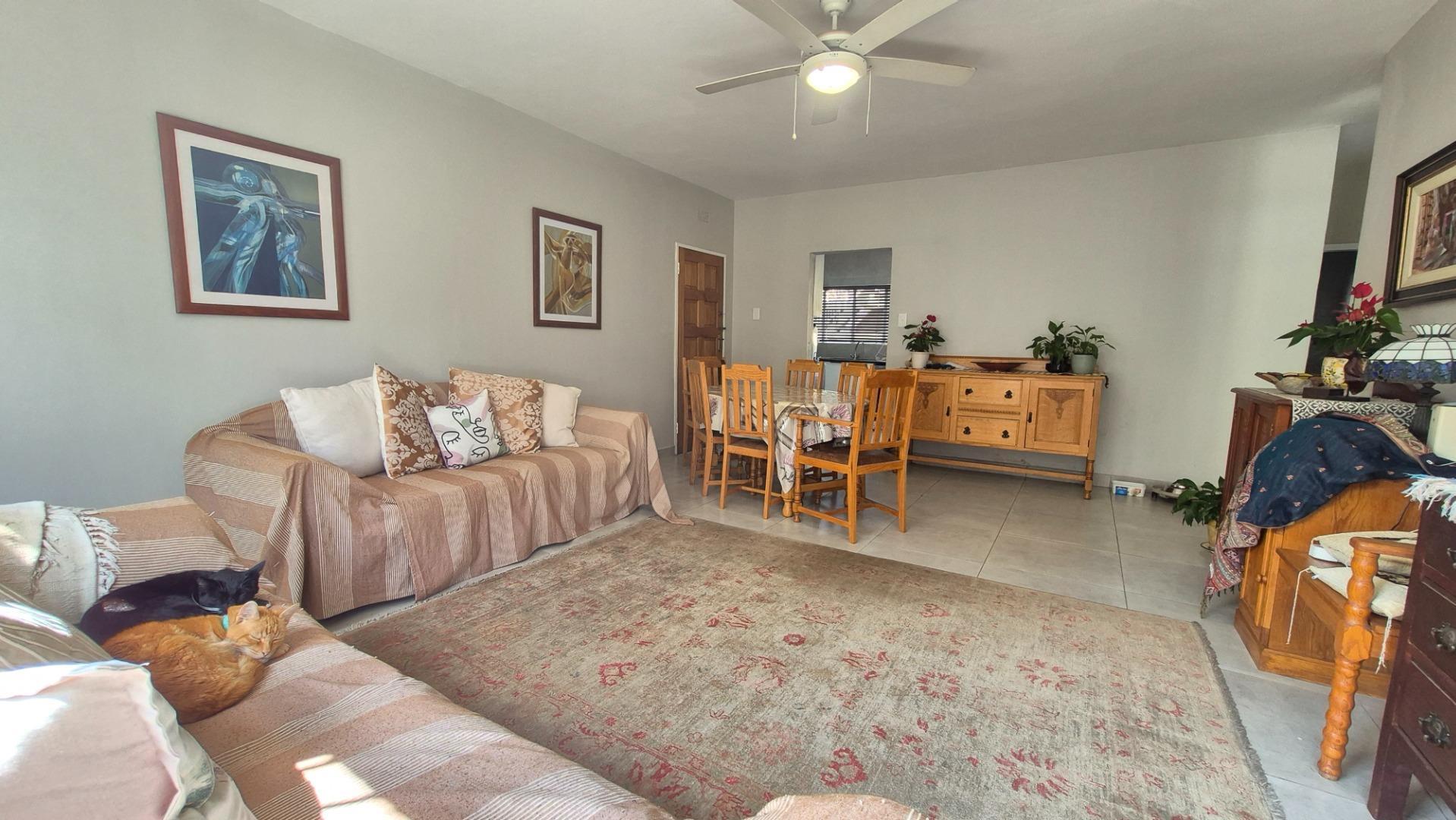 768801_765288_Eetkamer_en_Sitkamer_2.jpg