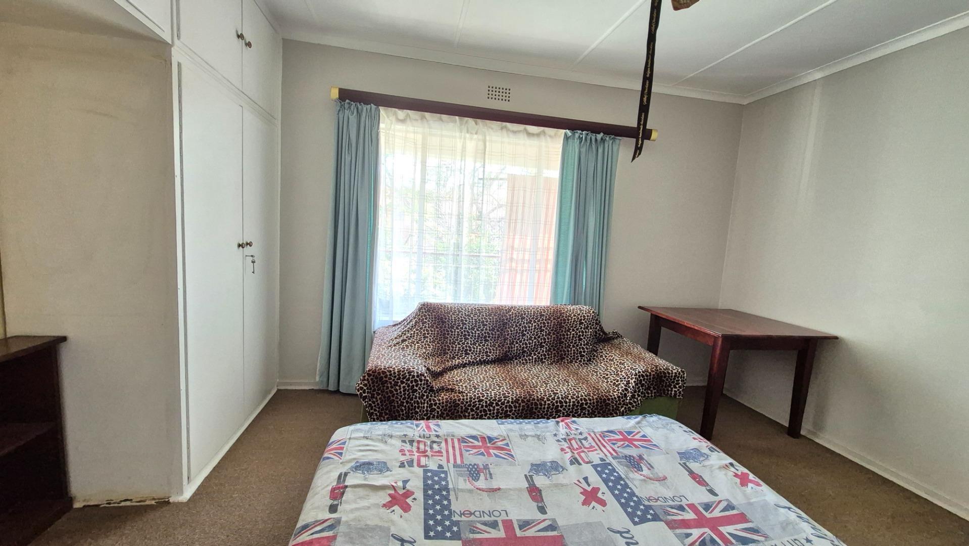 768802_765287_Hoofslaapkamer_3.jpg