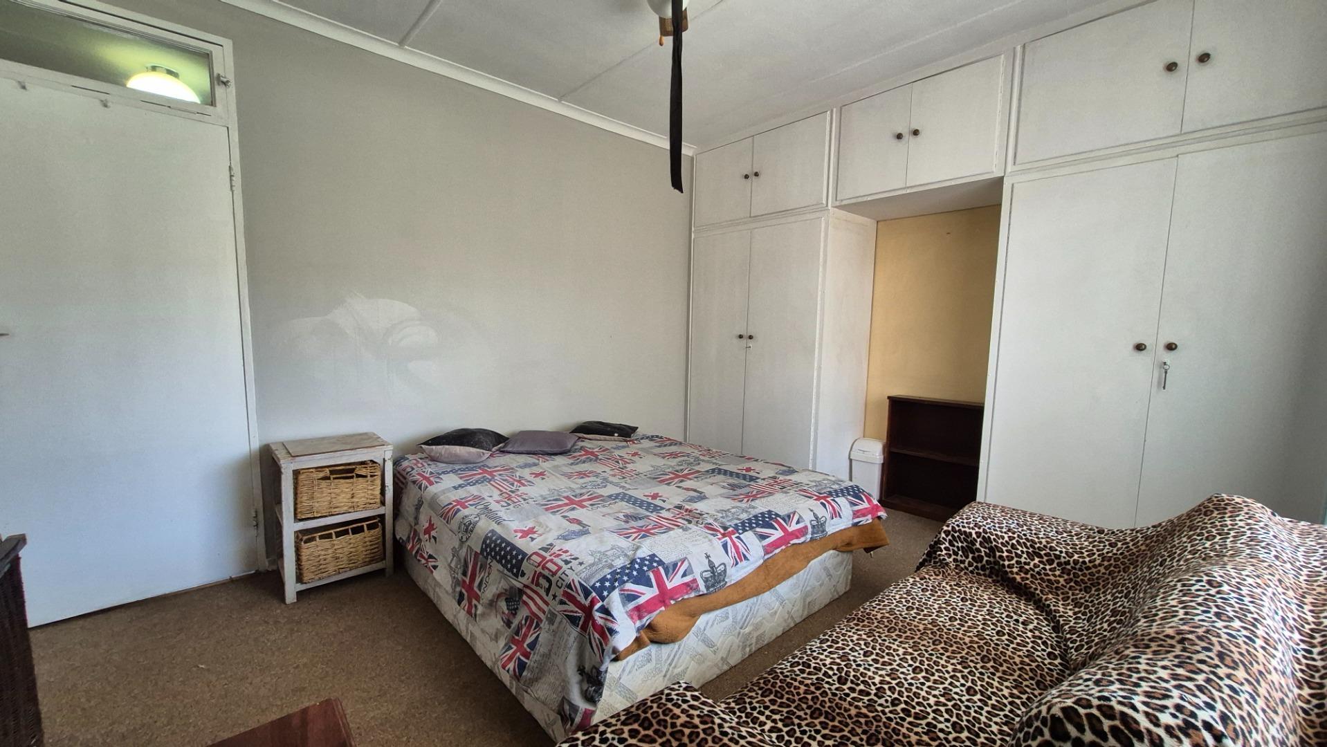 768802_765287_Hoofslaapkamer_4.jpg