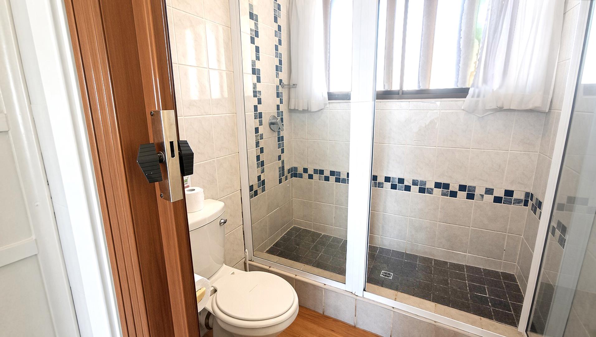 769512_bath_shower_new.jpg